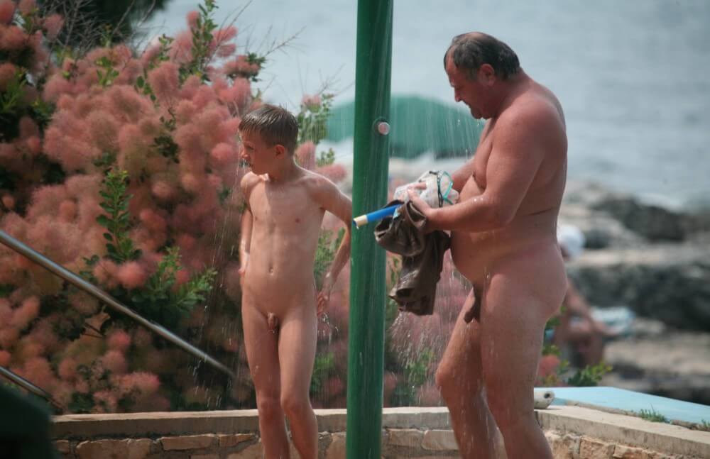 Naturist Shower Profiles pics - Belief in oneself and ones own strengths are important qualities for practitioners of naturism and nudism