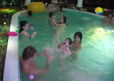 Naturist Freedom: Castle Fantasia - Nudist families: open materials for connoisseurs