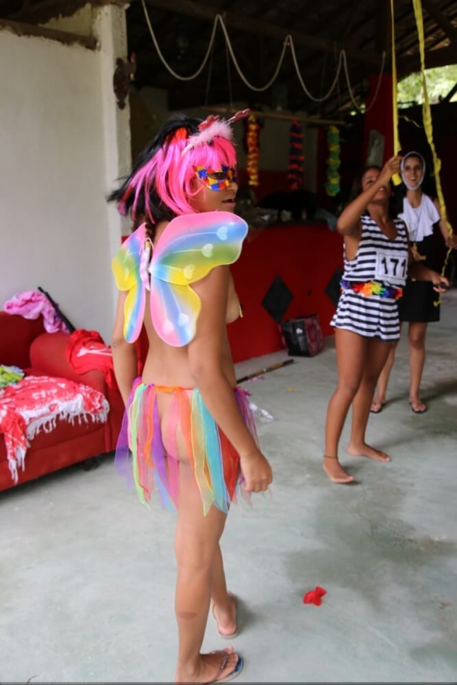 Tropical carnival photo gallery - A person without clothes is closer to nature