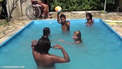 Oceanic Backyard Noon # 1 Full HD - Nudism contributes to the strengthening of psychological health