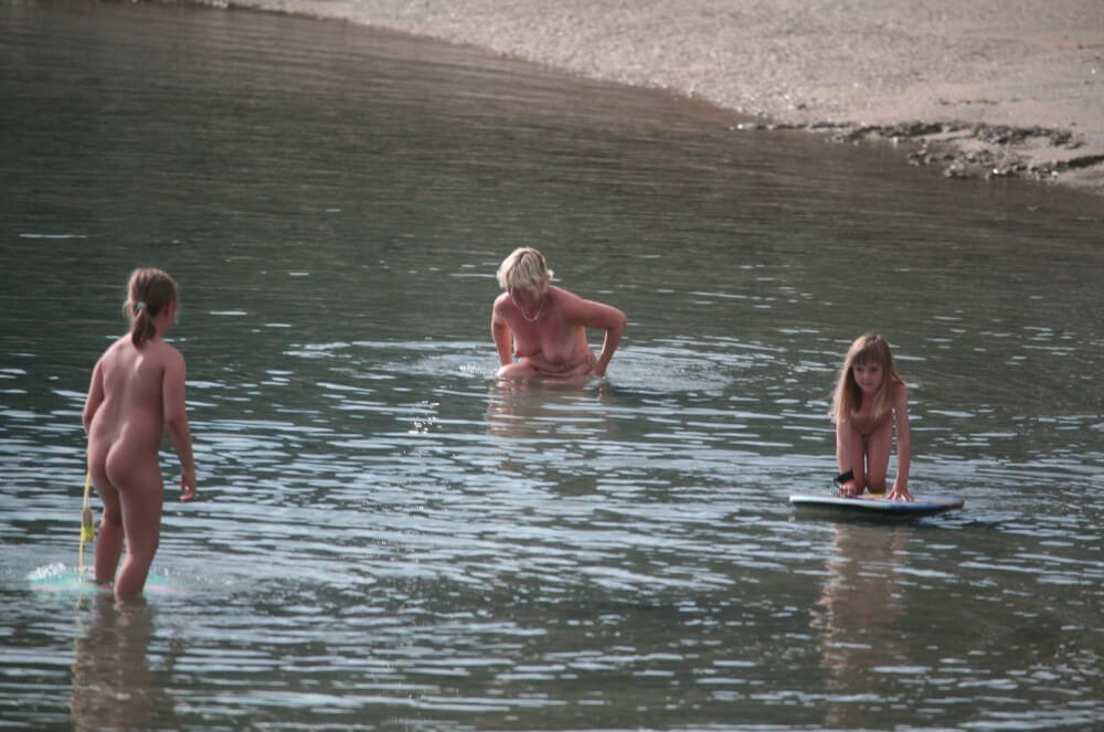 Naturism photo gallery # 14 - Nudism teaches you to appreciate the present
