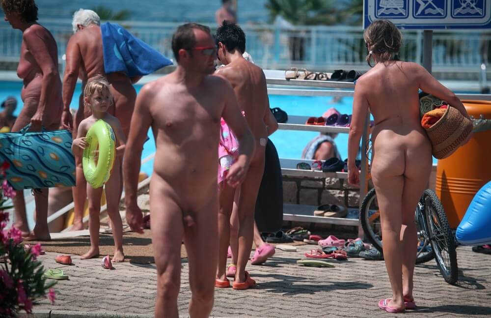 Daytime Nudists Chill Out photos - Naturism is about peace and tranquility