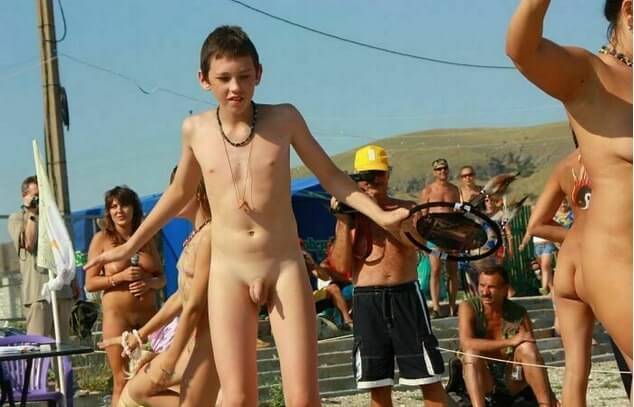 Nudists in Crimea photos - The practice of nudism helps overcome insecurities and overcome fears