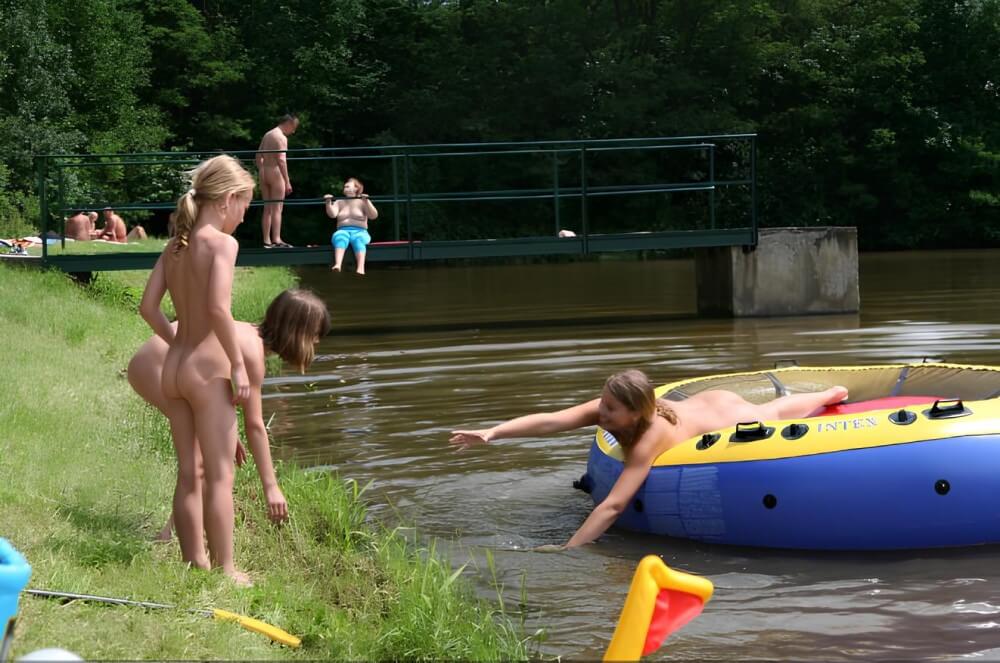 Naked Body gallery - This is how naturism culture manifests itself