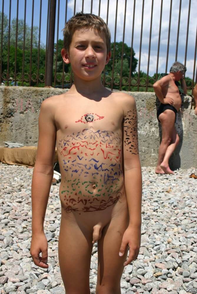 Father and Daughter Painted pics - Openness to the world and new ideas is an important quality of naturists