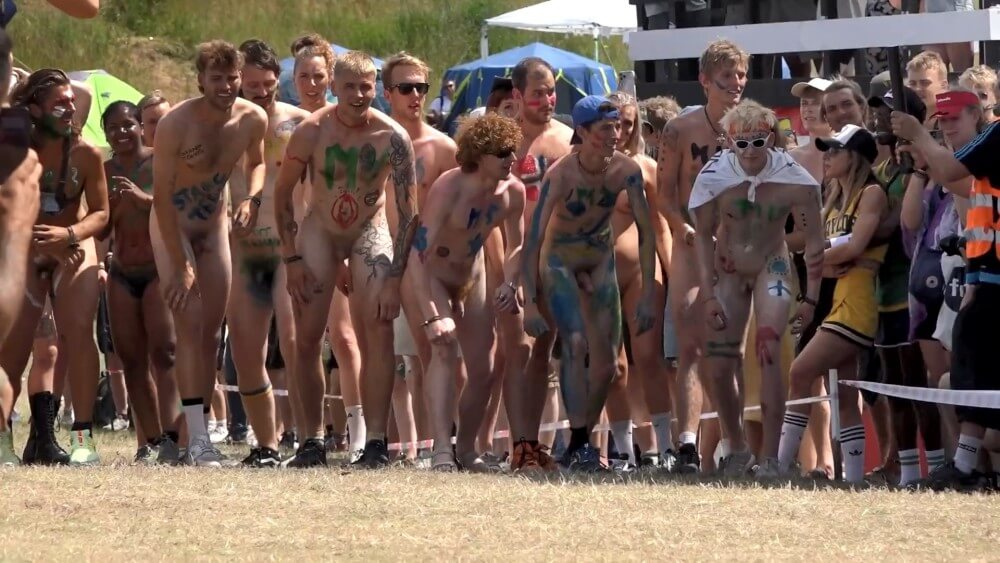 Roskilde Festival Full HD video - The practice of nudism helps to overcome stereotypes and insecurities