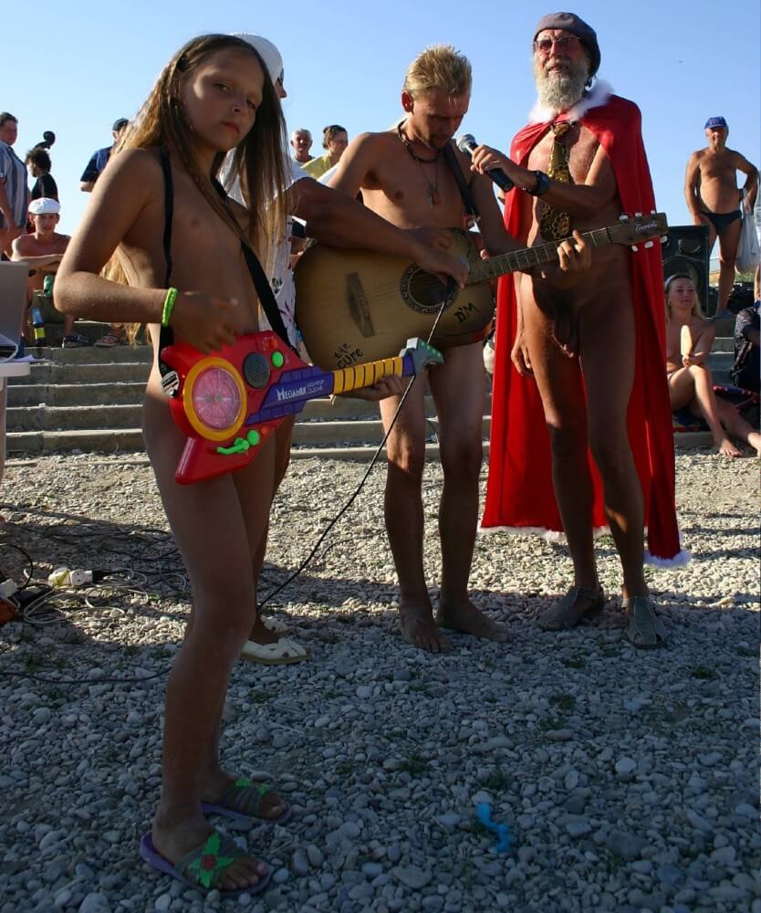 Naturist Beach Contests photos - Living freely and naturally is the dream of naturists