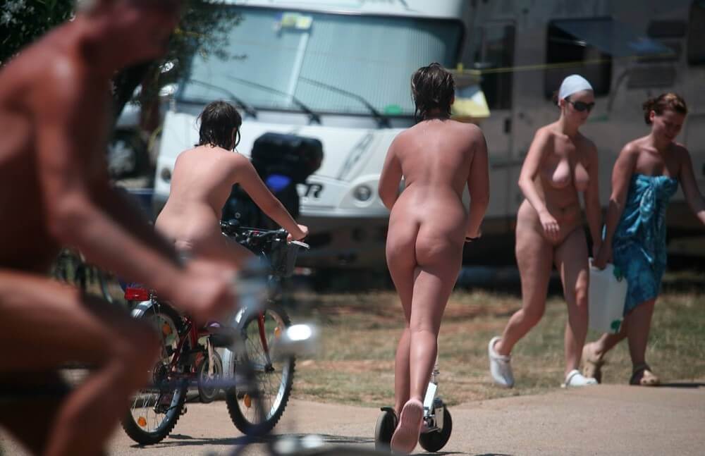 Park Misc Walks pics - In naturism, sincerity and openness toward others are valued