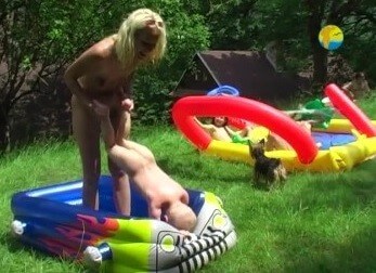 Naturist Freedom: Not only Skipping Ropes - The community of naturist movement supporters
