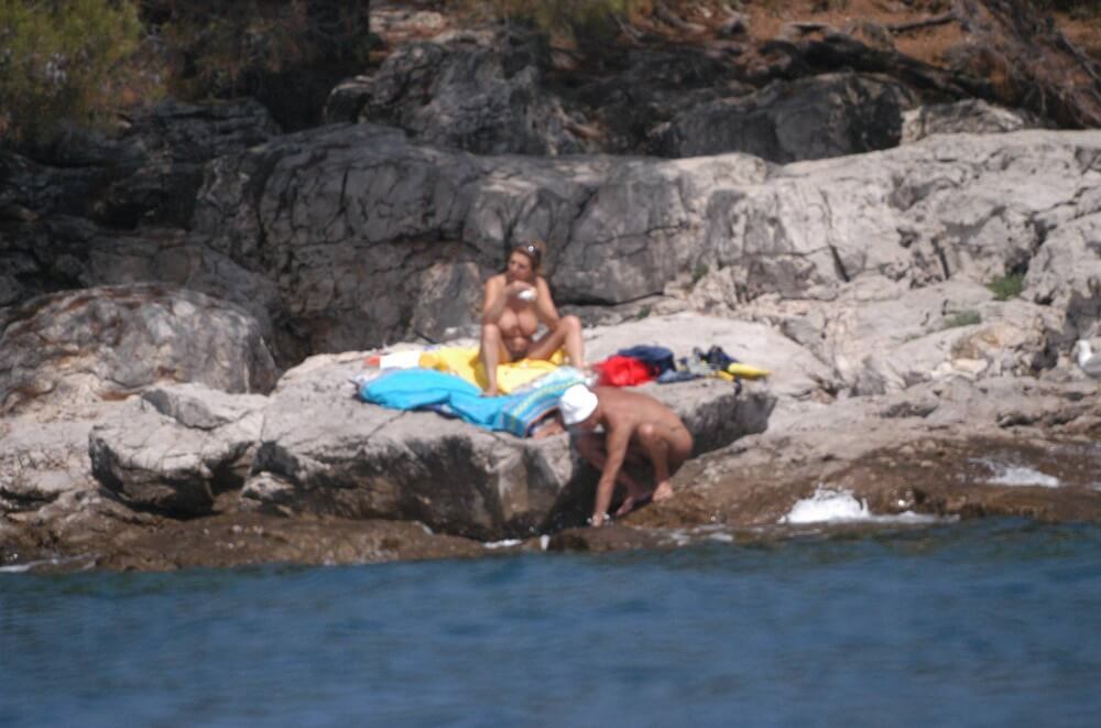 Croatian Rock-Front Coast pics - A true nudist vacation