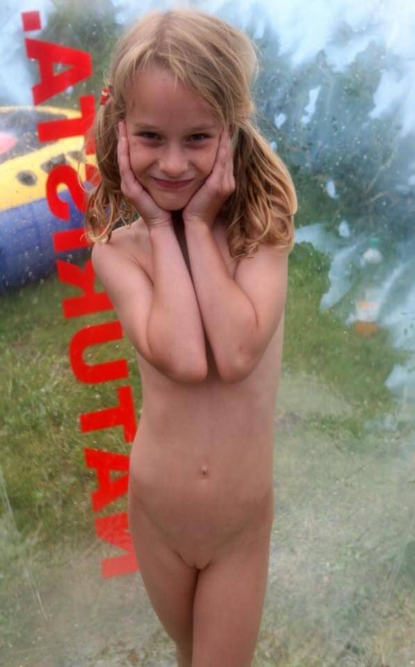 Outdoor nudist photography - The entire upper aristocracy practiced nudism
