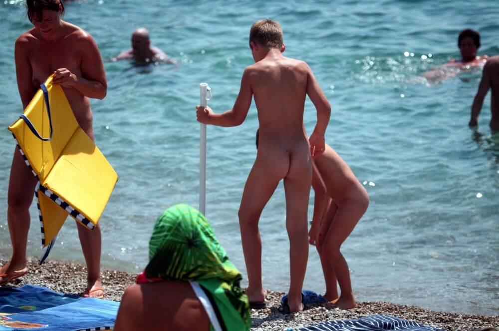 Water Camp pics - Naturalness and freedom go hand in hand with naturism