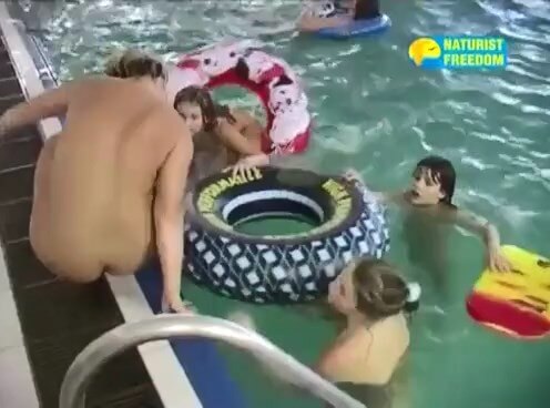 Naturist Freedom Full Pool - Naturism as a lifestyle and a way to connect with nature