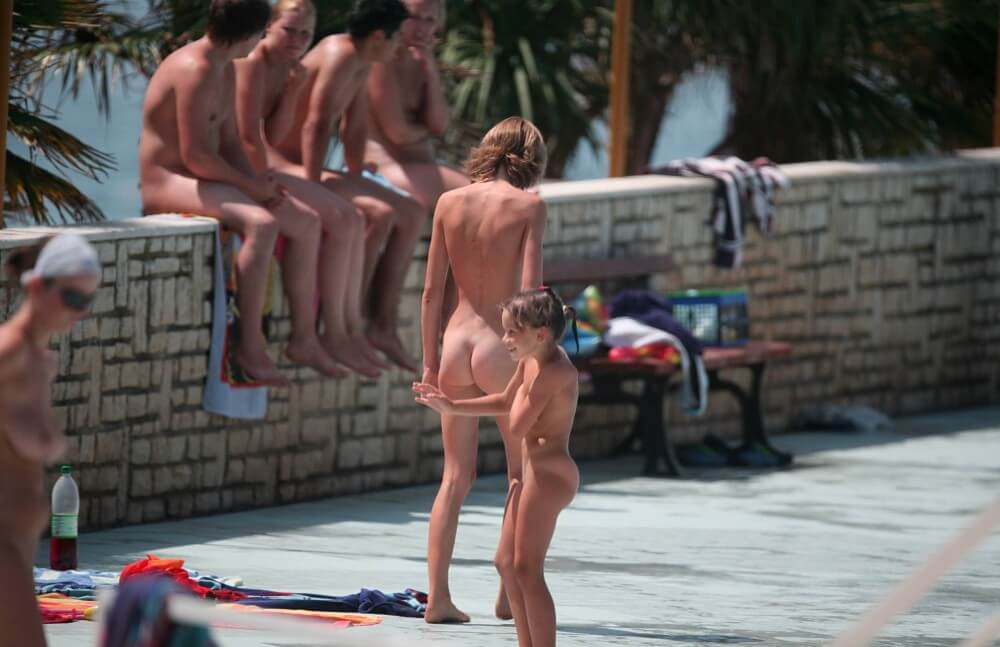 Ledge Group Naturists pics - People in a State of Complete Nudity