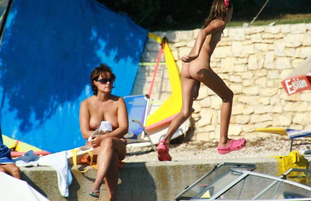 Bright Day Sun Tanning pics - Naturalness requires openness