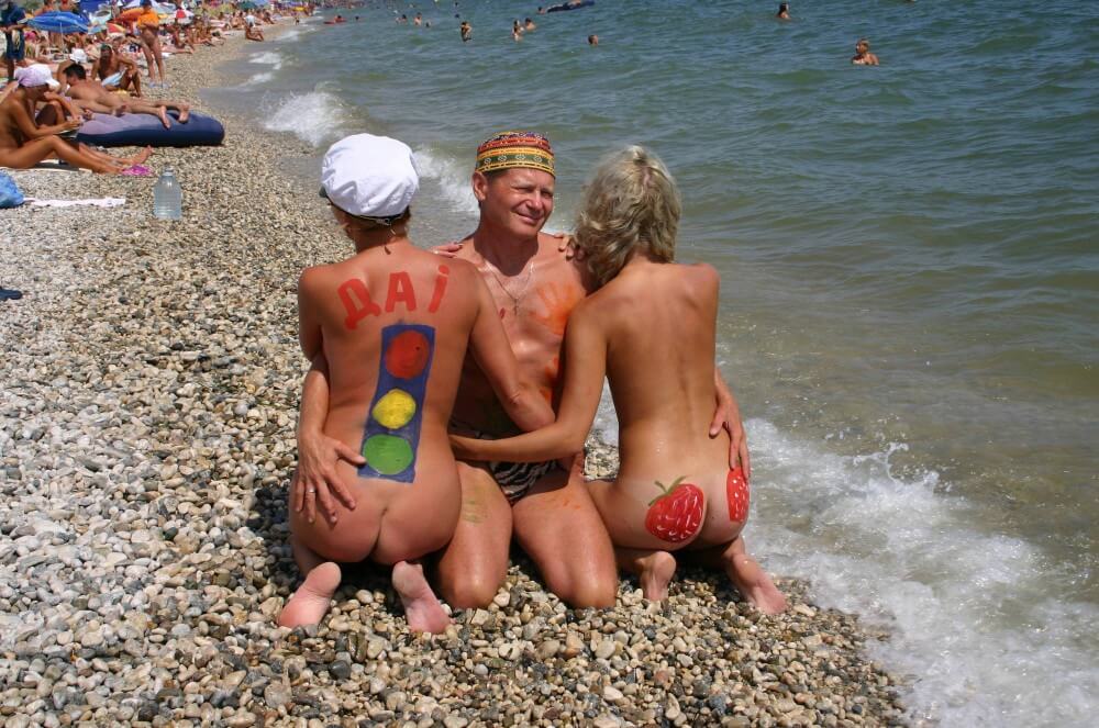 Bold Outdoor Nude Poses pics - Love for oneself and nature as the foundation of the naturist lifestyle