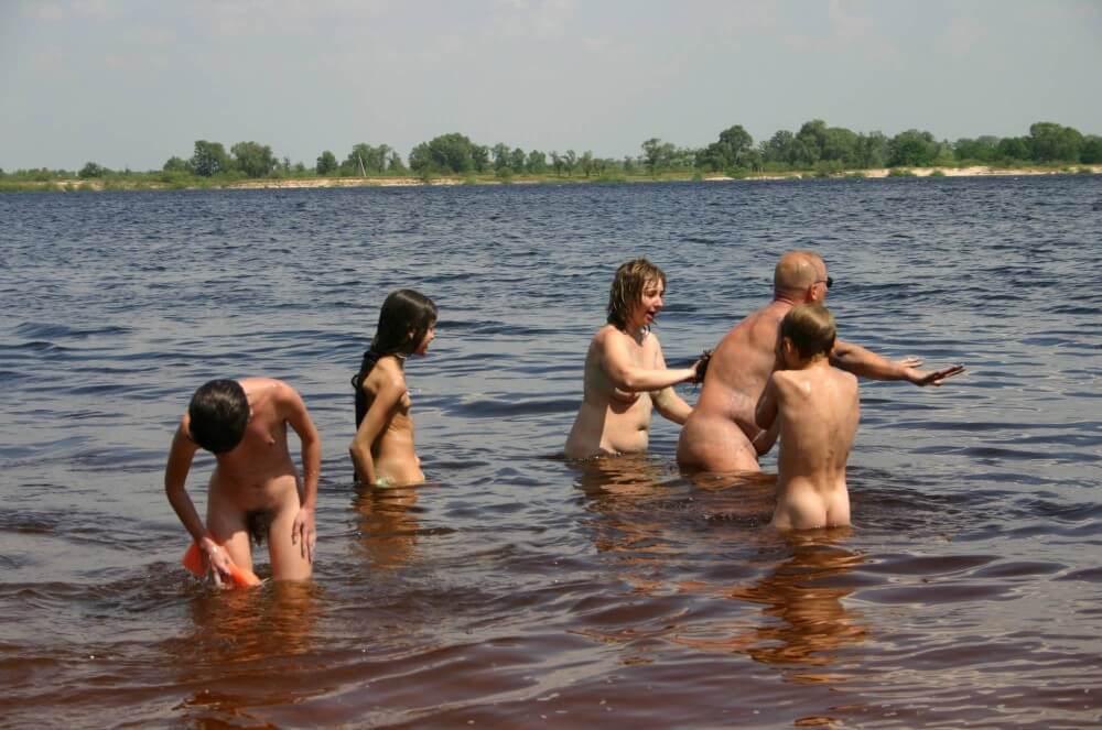 Kiev Water-Front Bathing pics - Core values of nudist clubs