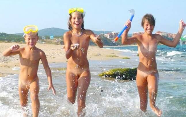 Naturism photo gallery # 27 - Living with joy and ease as part of the naturist and nudist lifestyle