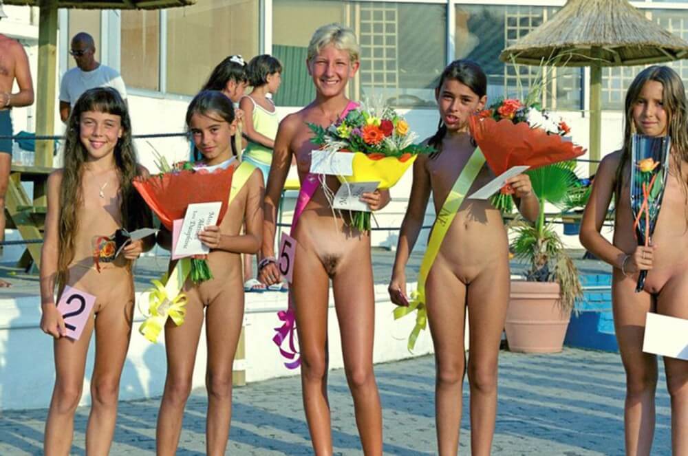 Beauty contest FR photos - Complete Natural Nudity