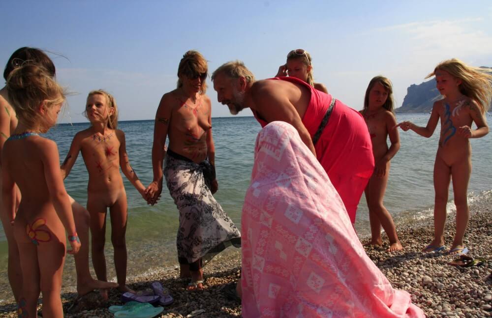 Water Drying Off pics - Love for oneself and nature is the foundation of the naturist and nudist lifestyle