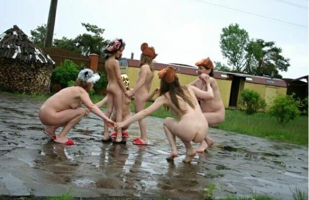 Naturism photo gallery # 23 - Belief in oneself and ones own strengths are important qualities for practitioners of naturism and nudism