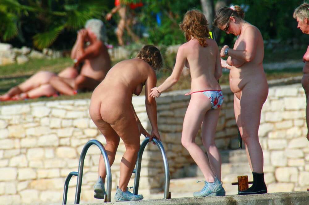 Ula FKK Exploration Family pics - Naturists respect each other and those around them