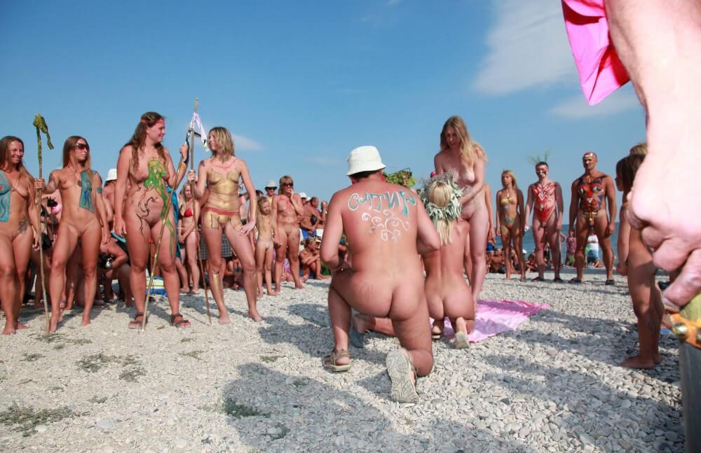 Naturist Boy Sun Warrior pics - Admission Permitted Only in the Nude
