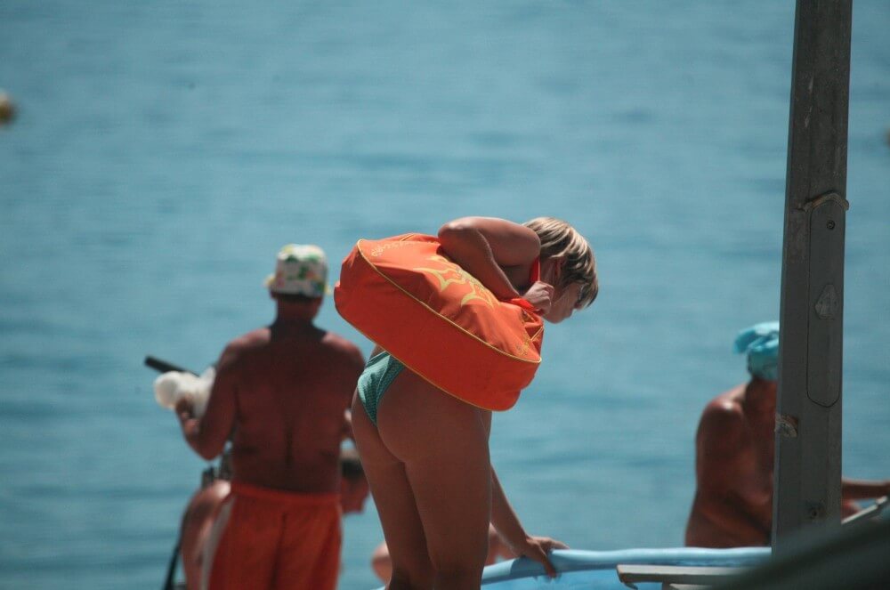 Sunnyside Water Shore pics - Poor naked people and rich naked people in one place