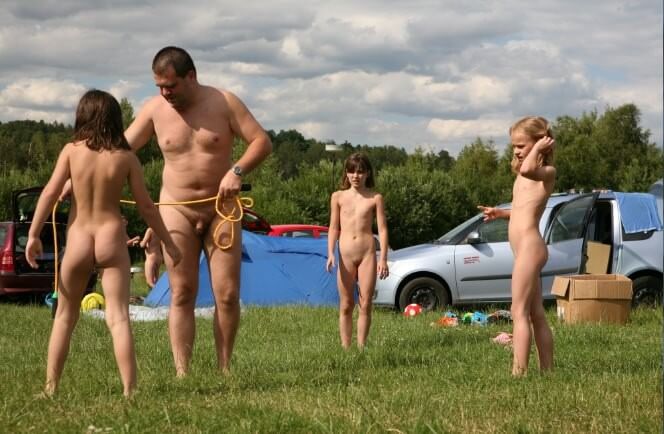 Naturism photo gallery # 38 - Nudism improves health and boosts self-esteem