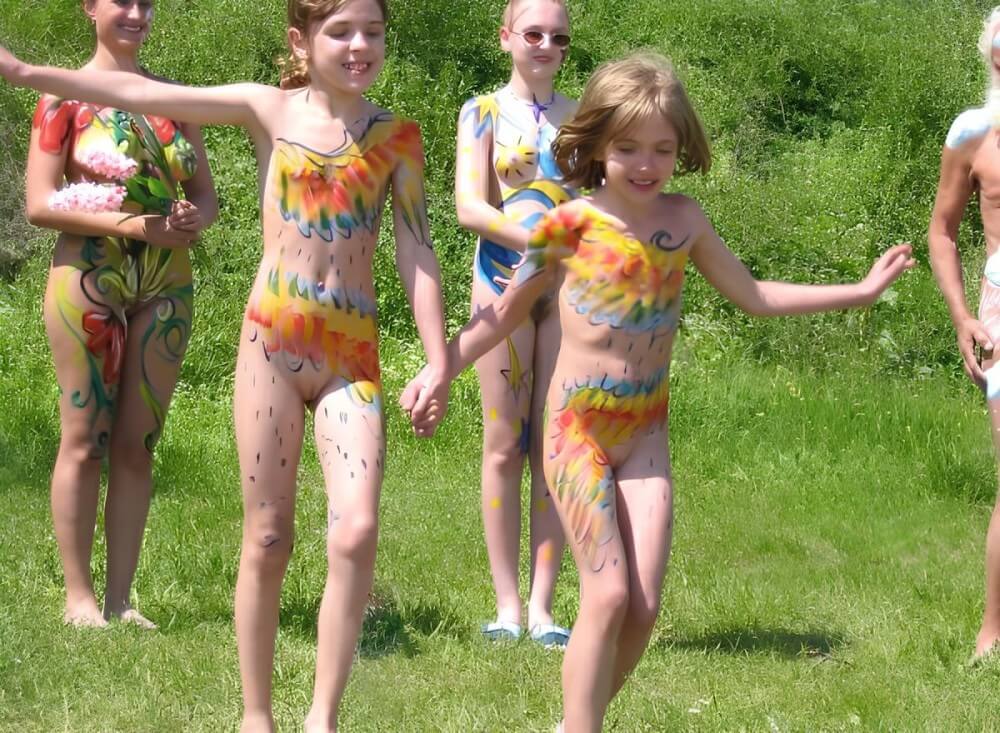 Naturism photo gallery # 29 - One of the most striking examples of naturism