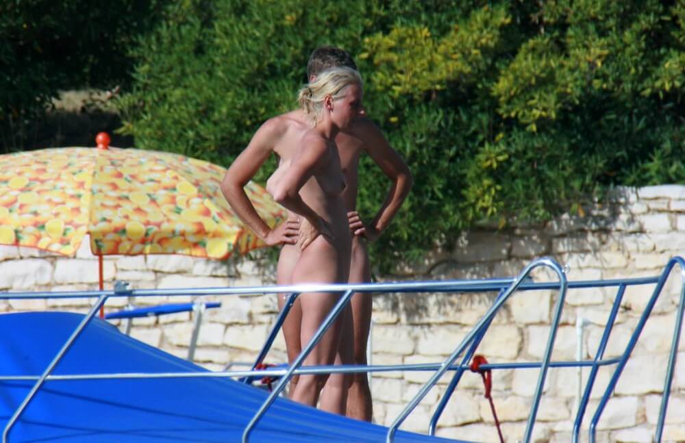 Casual Beachside Strolling pics - We began to practice nudism consciously