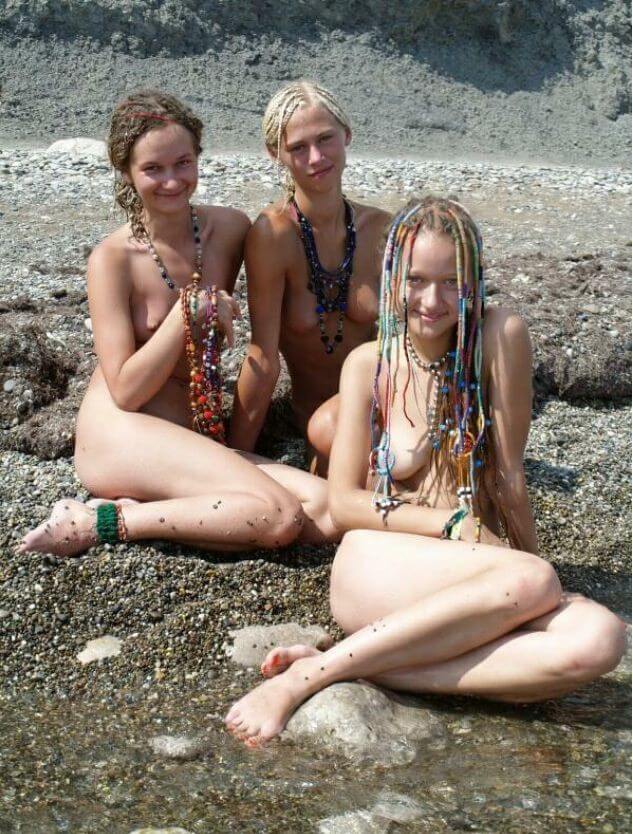 Naturism photo gallery # 49 - Looking at the sun and my own naked body