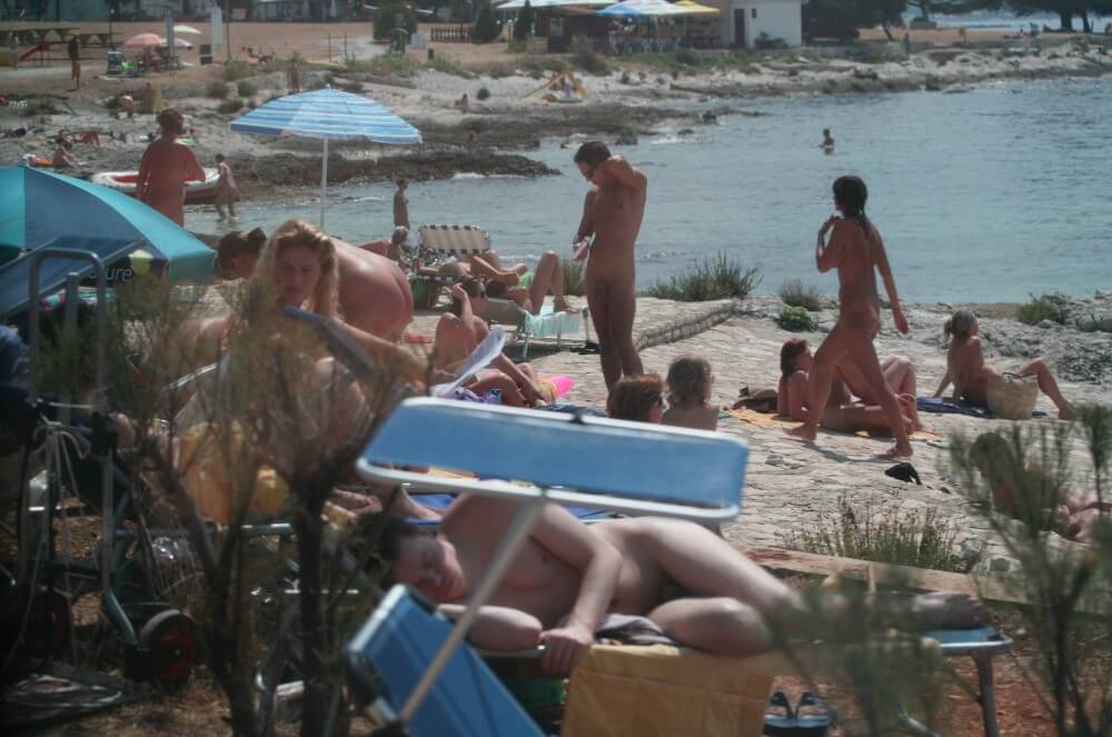 Nuda Beach Wide Outlook pics - Naturism and nudism are a path to spiritual peace