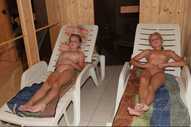 Record center relaxation photos - Nudism promotes inner happiness