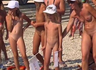 Naturist Royal Family Show video - People find in this a way to understand that the naked body is part of nature and its beauty