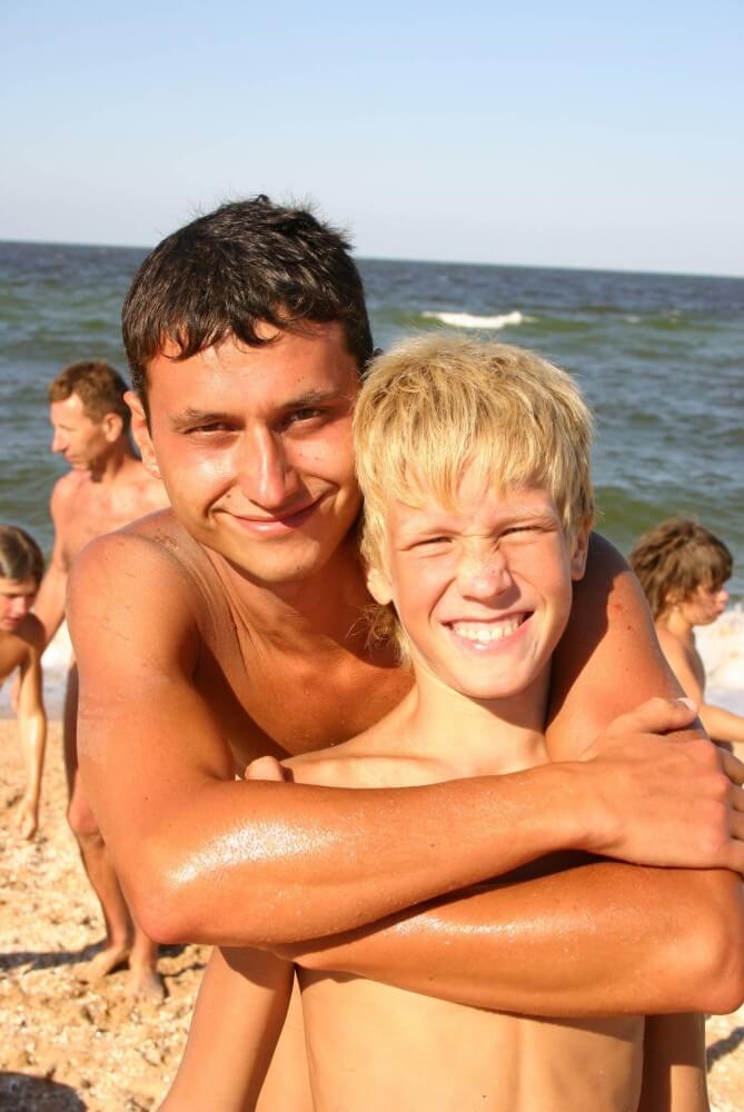 Naturist Group Pictures - Peace and tranquility as goals of the naturist life